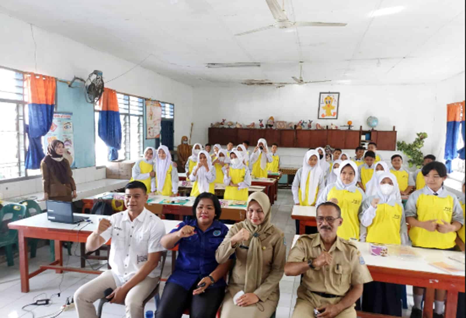Kepala BNN Kota Binjai Menjadi Narasumber di Kegiatan Fasilitasi Pencegahan dan Penanggulangan Narkoba Bagi Anak Sekolah di Sekolah SMP Negeri 6 Kota Binjai.